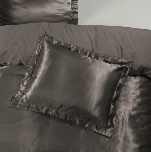 Glossy Antraciet Kussensloop 60 x 70 - Afbeelding 2