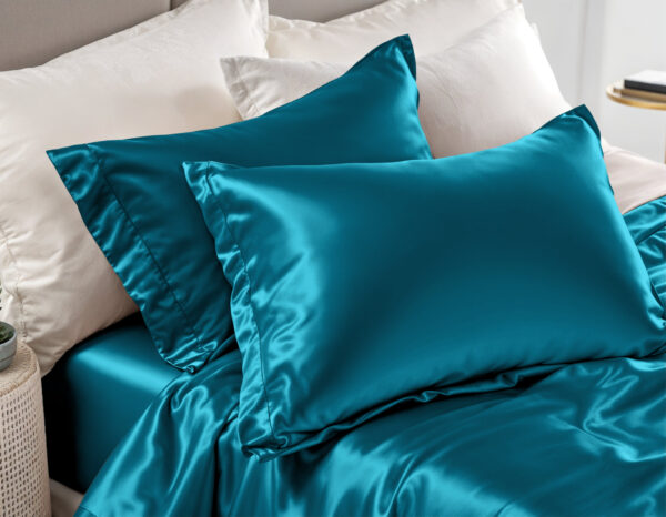 Glossy Petrol Kussensloop 60 x 70 - Afbeelding 3