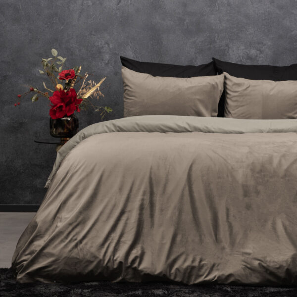 Velvet uni Taupe/Grijs 200 x 200/220 - Afbeelding 2